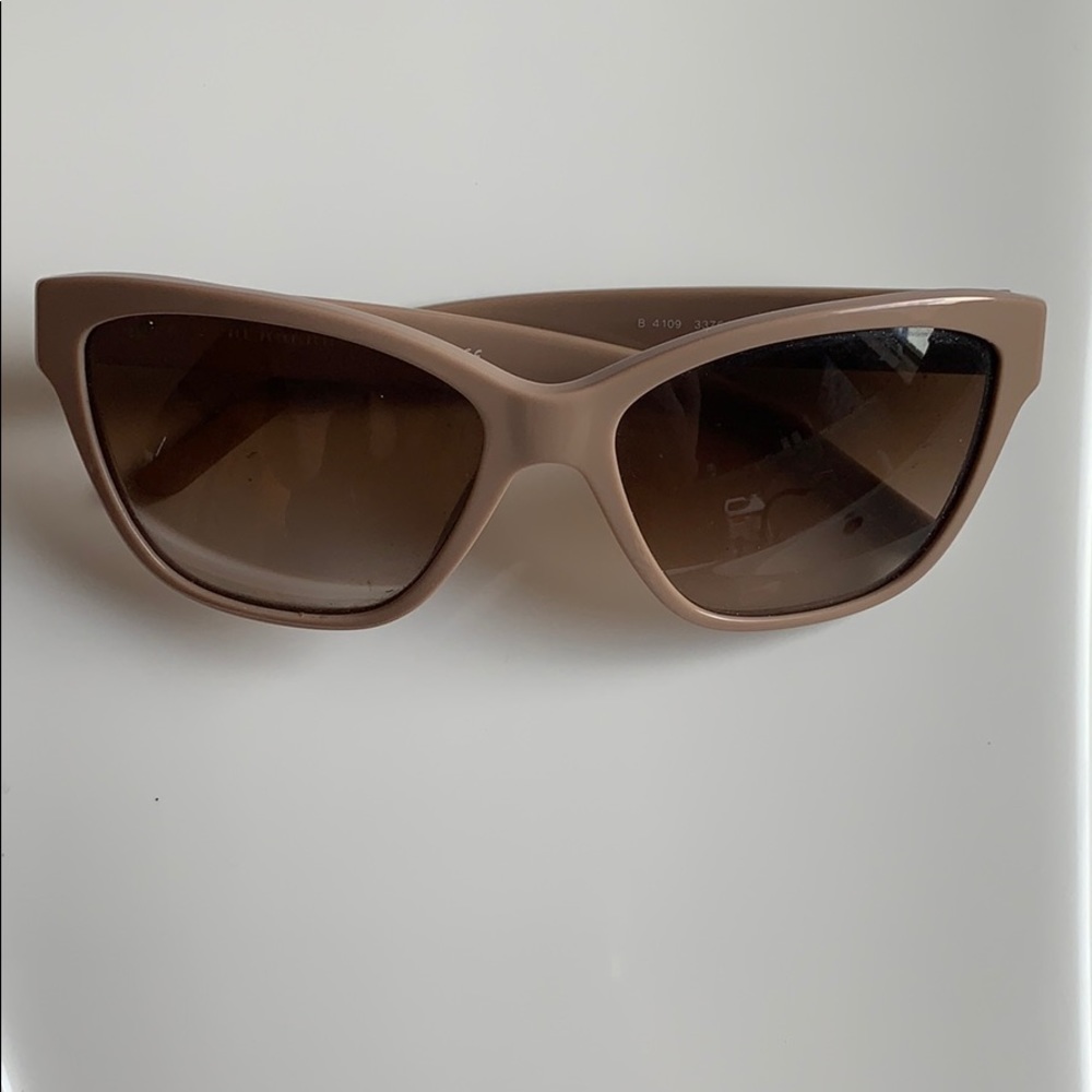 Burberry sunglasses authentic!